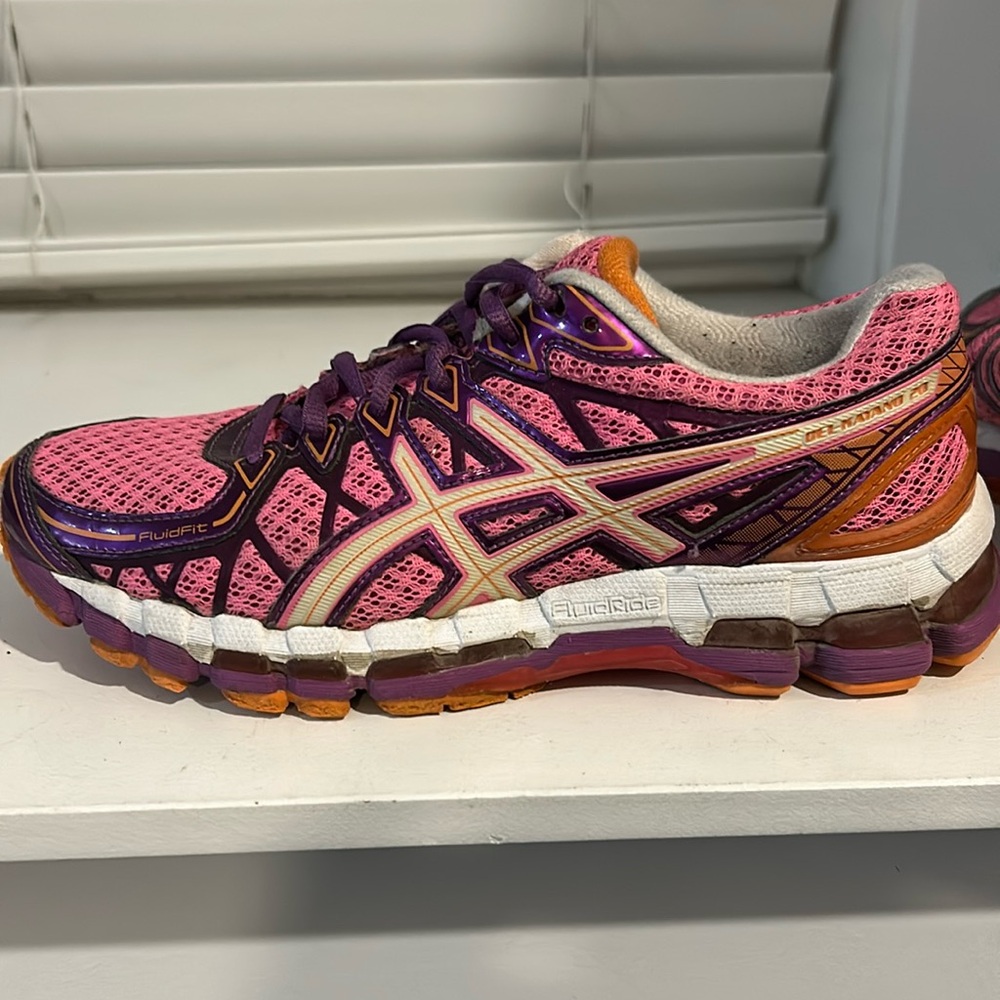 ASICS Gel Kayano 20- women’s size 7